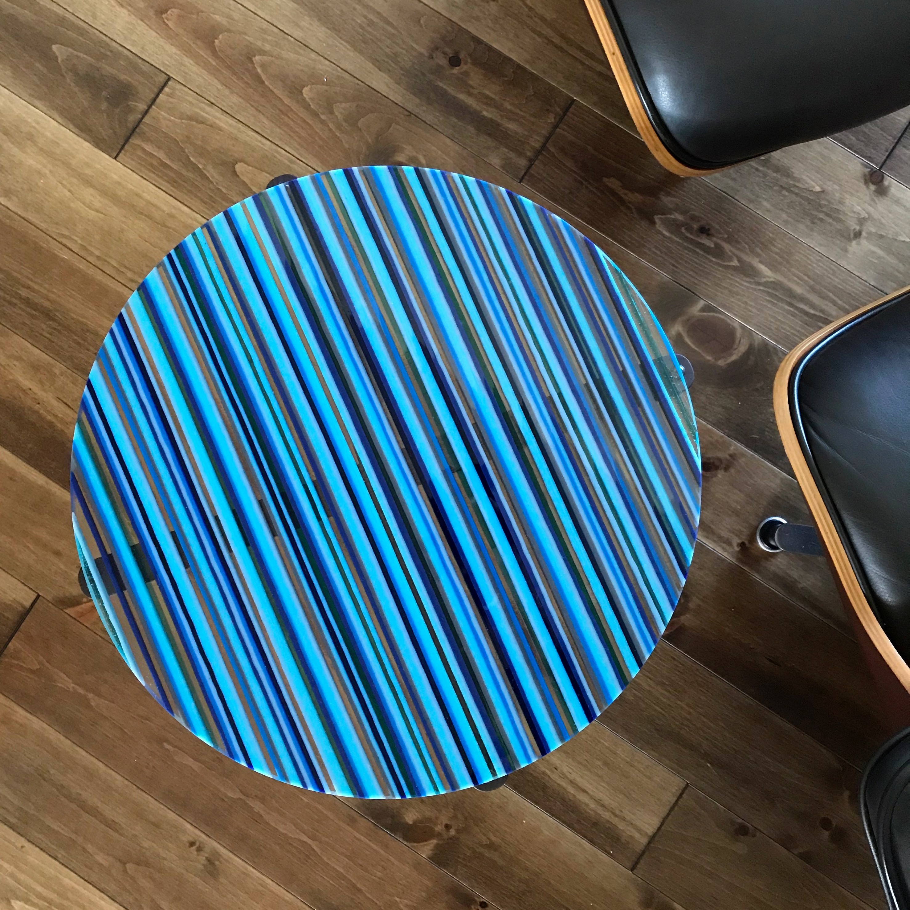 17" Blue Striped Round Table