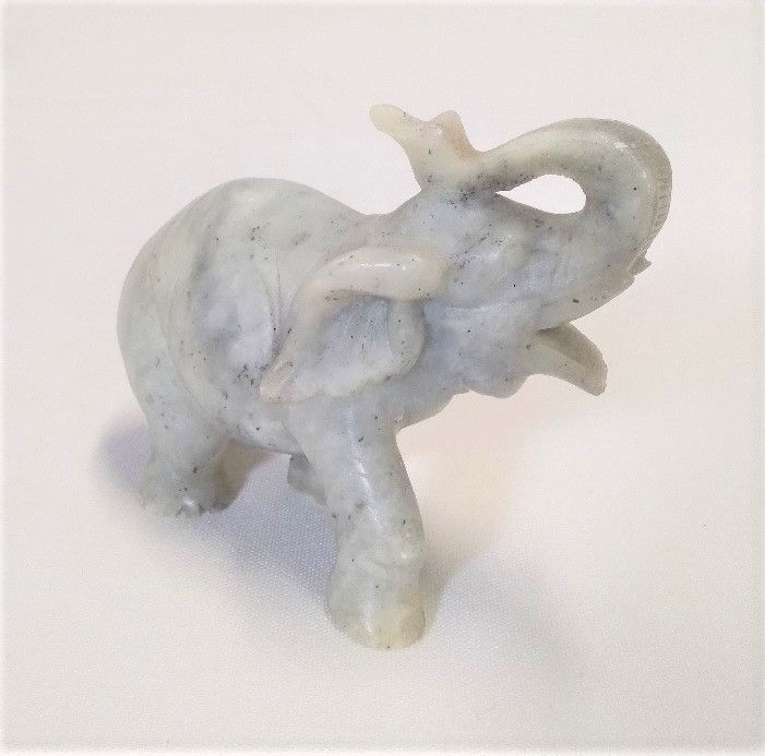 DE4350 Gray Quartz Roaring Elephant