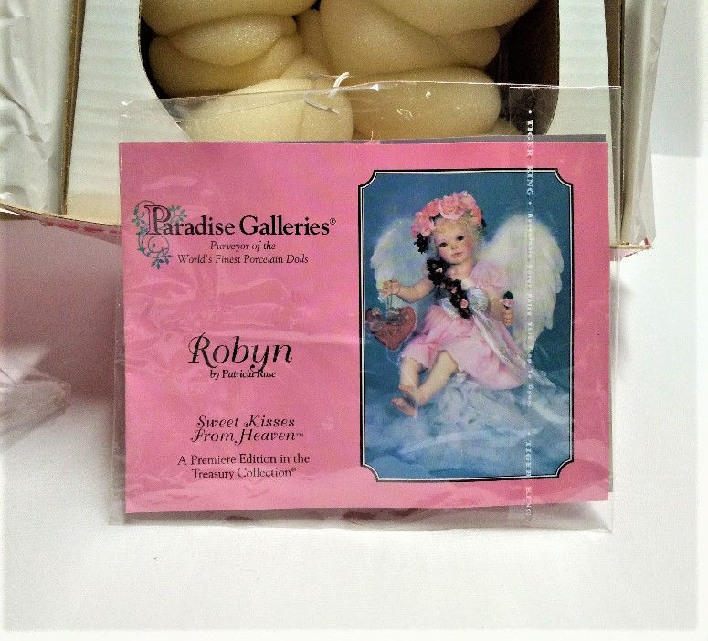 Thumbnail: CD4008 Robyn "Valentines" Angel