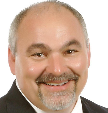 Rich alone standing.jpg