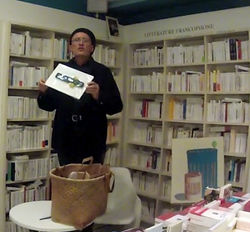 Lot "un niveau avec cage à mouche"