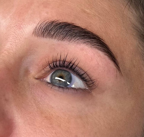 eyebrow tinting