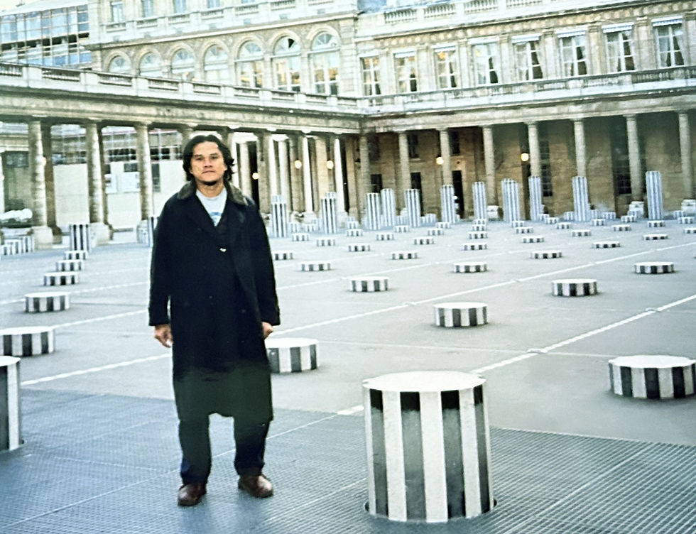 年輕時的王文志,攝於 1992 年,巴黎