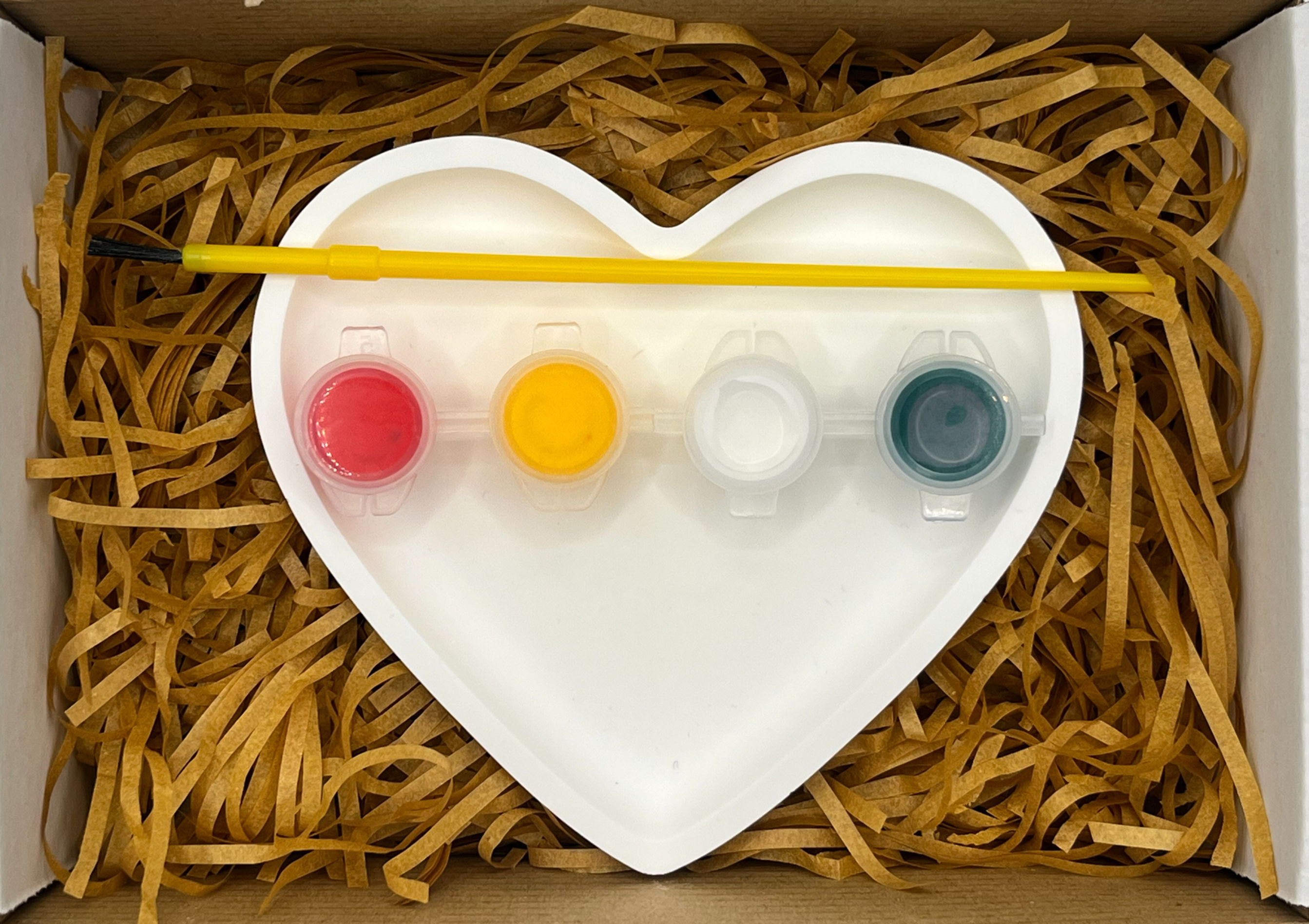 Paint your own heart tray