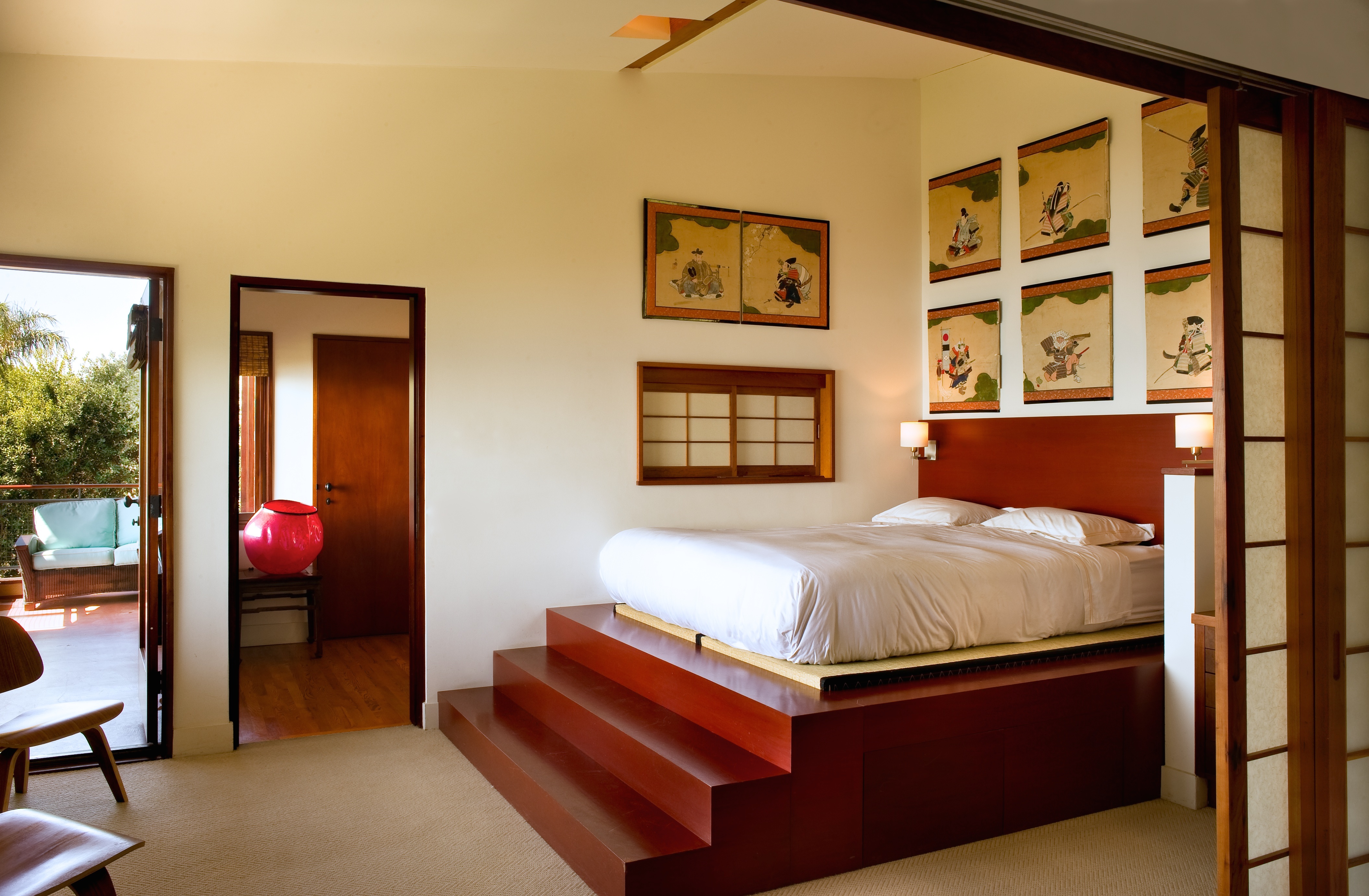 Кровать в спальню в японском стиле