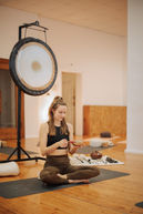 janice allermann retreat zum jahreswechsel special yoga event in bremen mit yoga, gong, journaling