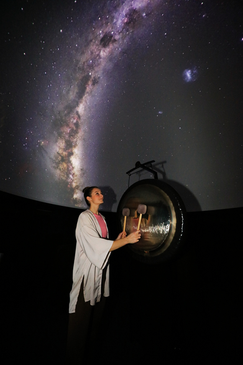 gong klangbad planetarium bremen sound reise yoga universum entspannung 