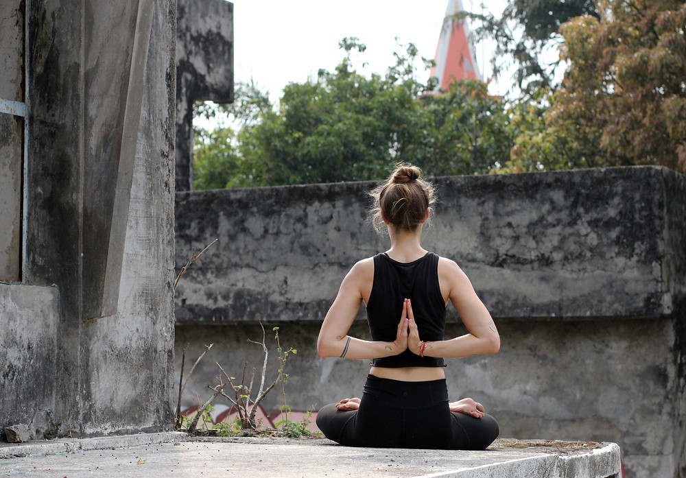 janice-allermann-hands-in-namaste-in-rishikesh-india