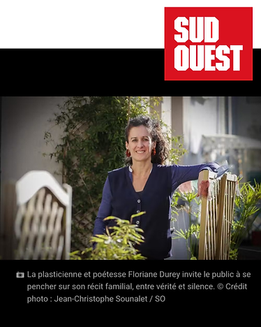 Photographie d'une femme sur une terrasse