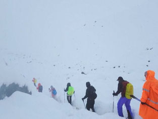Cientos de excursionistas son rescatados del monte Everest