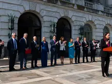 No habrá "amnistía" para inmigrantes para buscar una fuerza laboral “100 % estadounidense”, dice secretaria de Agricultura