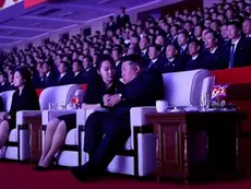 Kim Jong Un asiste a desfile militar y concierto por aniversario de la guerra de Corea junto a su hija