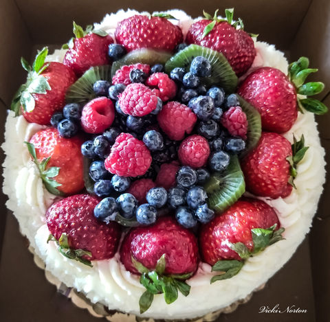 FOOD fruit cake top down.jpg