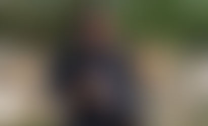 Ex-diretora de presídio é presa por facilitar fuga de 16 detentos na Bahia.