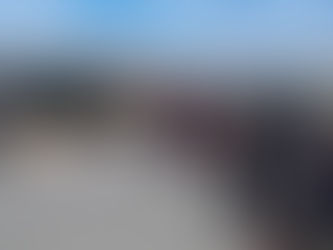 Colisão entre carro e duas motos deixa mãe e filha feridas em Guanambi; motociclista foge do local.