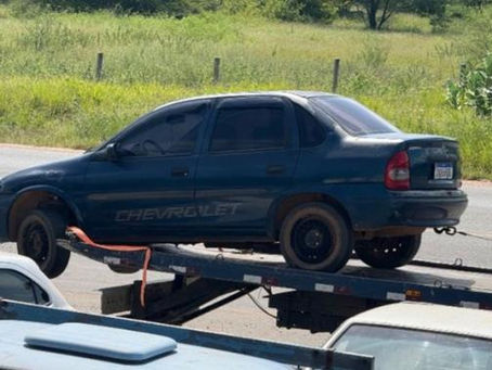 Polícia Militar recupera veículo com restrição de furto ou roubo em Guanambi.