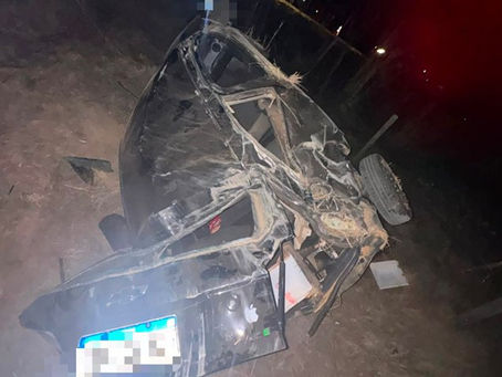 Capotamento de veículo deixa quatro pessoas feridas na BR-122, em Caetité