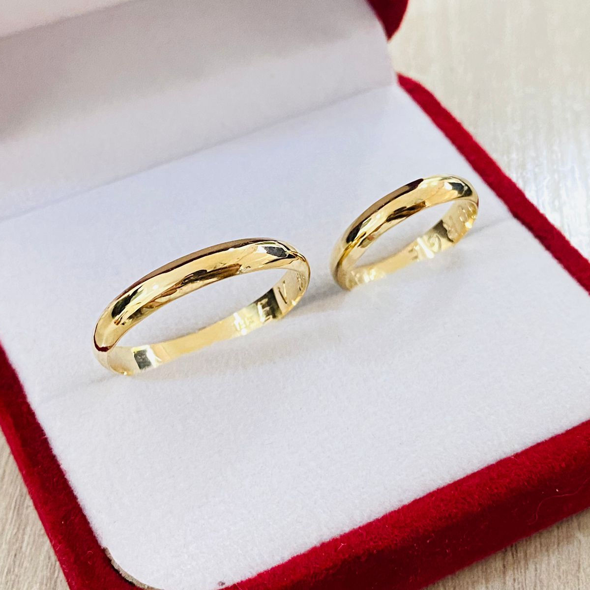 Par de alianzas en oro