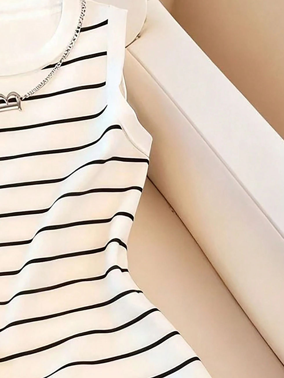 Thumbnail: Women's Spring/Summer Casual Elegant Sleeveless Slim-Fit Round Neck Striped Prin