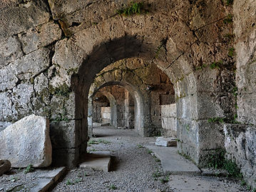 Roman_theatre_Side_Turkey.jpg