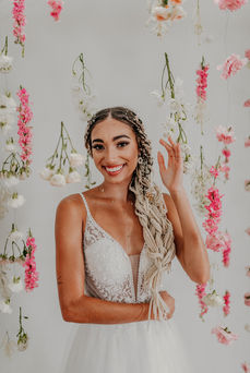 sleeveless lace boho wedding dress