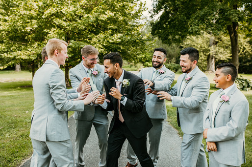 Cameron Estate Inn Bridal Party Photos
