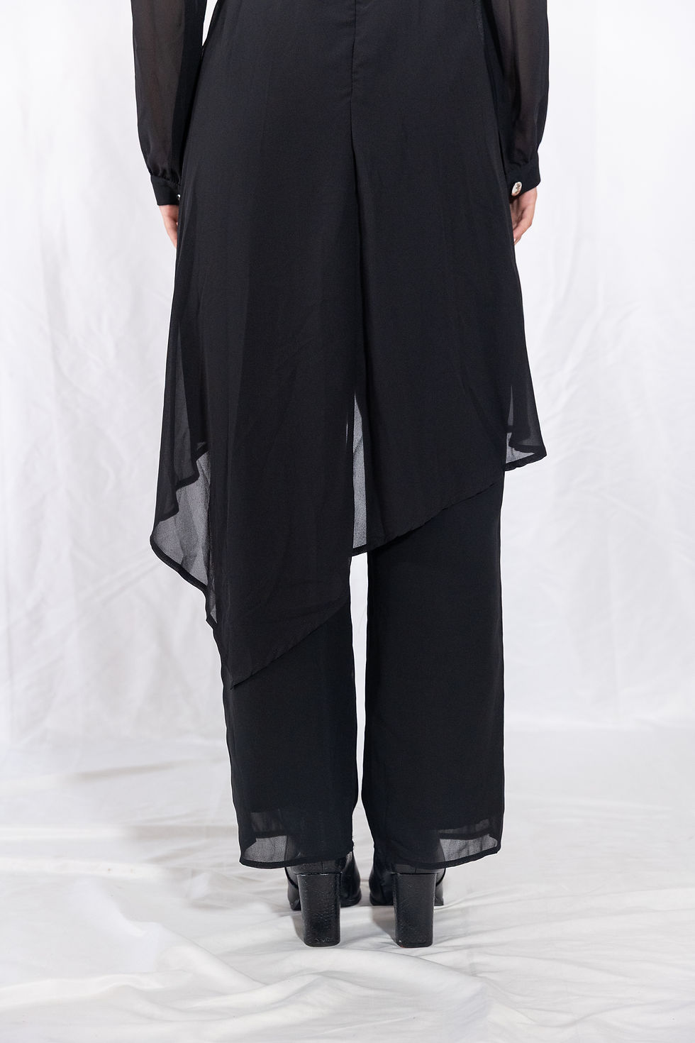 Thumbnail: COMPLETE BLOUSE WITH MV CUFFLINKS AND INDIFFERENCE TROUSERS N.2