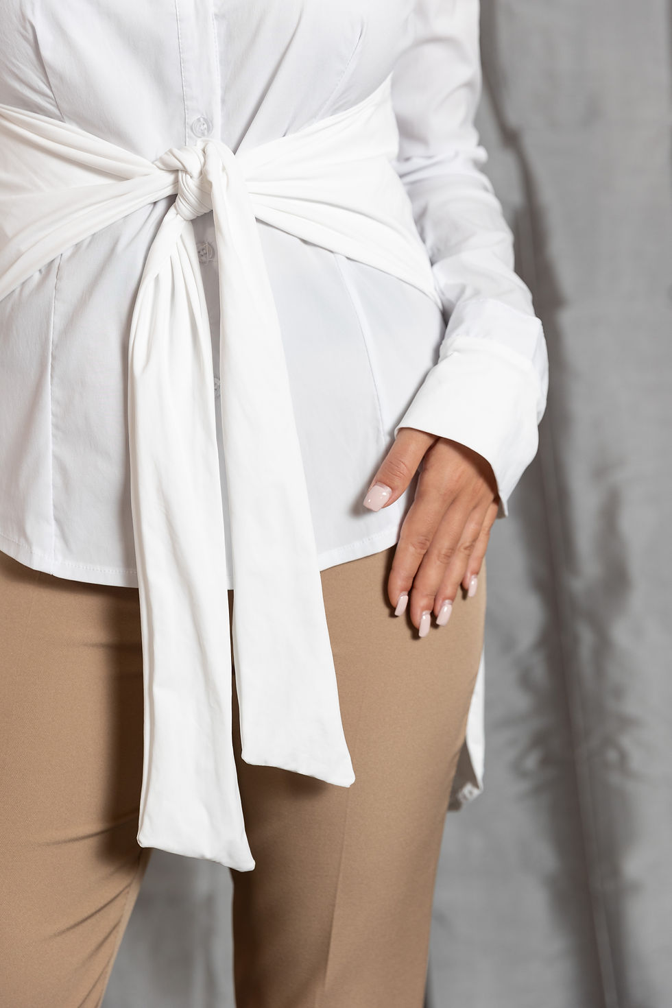Thumbnail: MV WOMEN'S SHIRT WITH KNOT