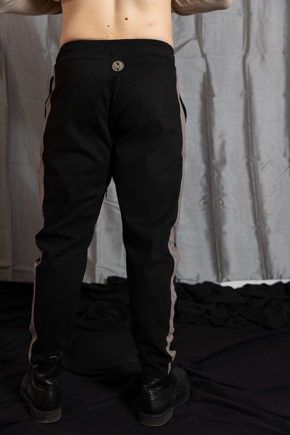 Thumbnail: MV MEN'S TROUSERS WITH BANDS
