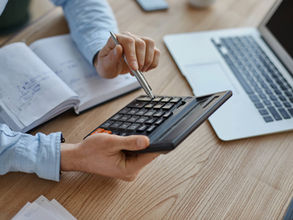 Impuestos al comprar, vender o arrendar vivienda en Colombia en 2026: Guía completa