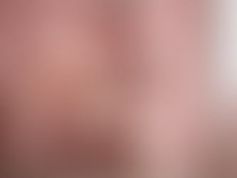 The Beauty Battle: Clean Girl vs. Mob Wife Aesthetic Showdown