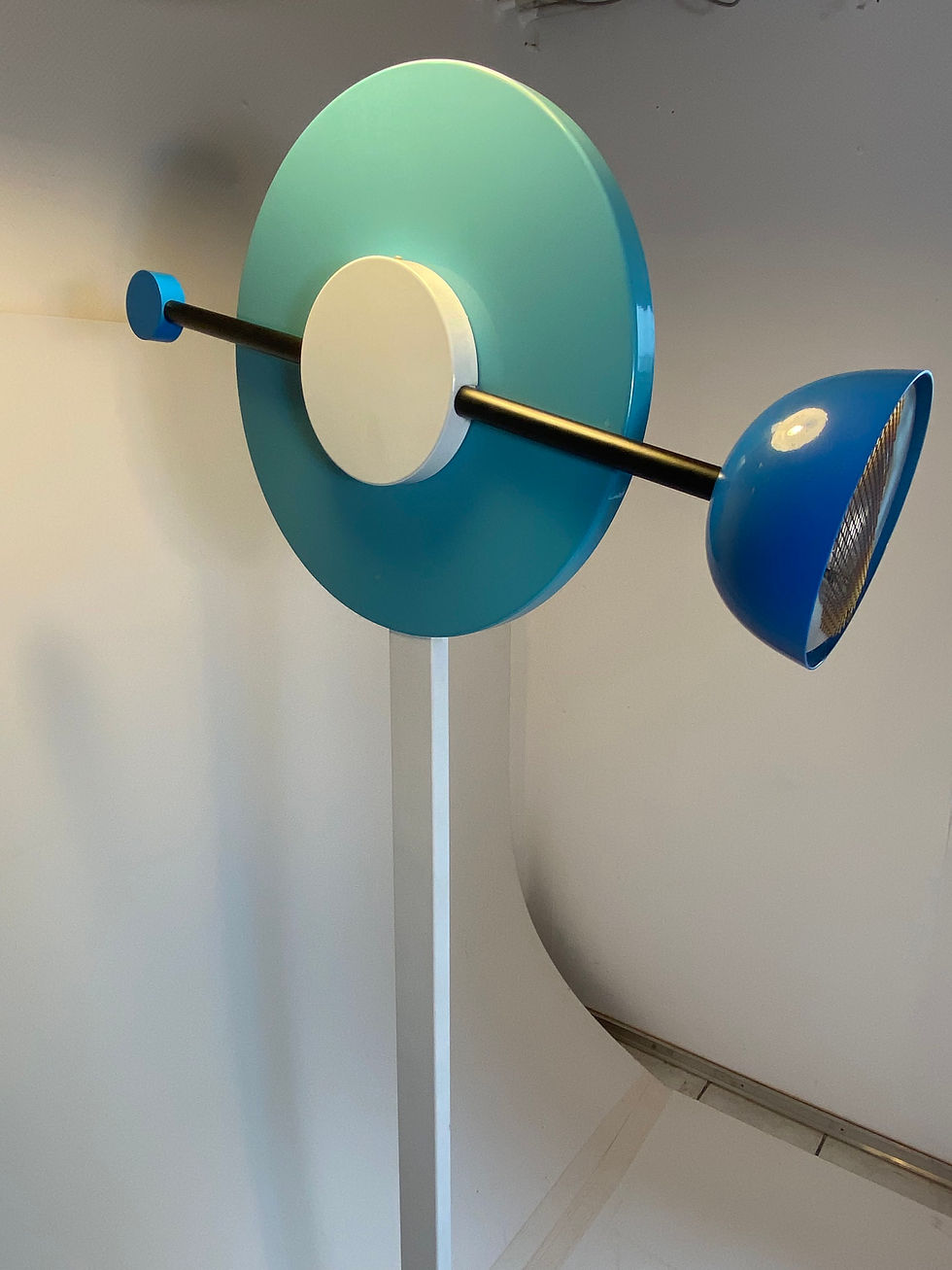 Thumbnail: Postmoderne frühe Stehlampe Lampe Martine Bedin für Memphis Milano 80er
