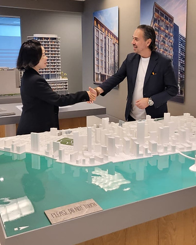 Julia handshake Alberto Navarro.jpeg