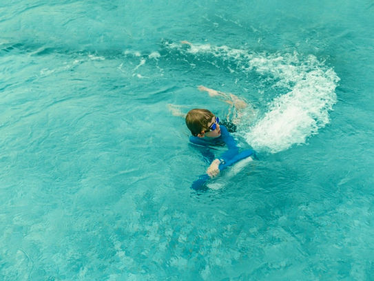 Neu eingetroffen: Elektrische Kickboards – Das neueste Wasserspielzeug auf unseren Yachtcharter in San Blas