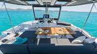 Flybridge vs No Flybridge: What Actually Shapes Your Catamaran Sailing Charter