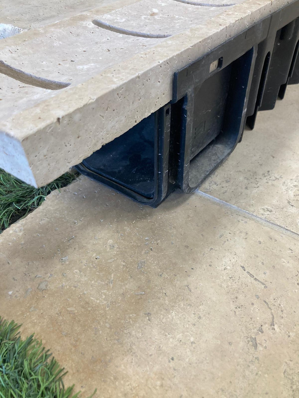 Miniature : Caniveau 61x13x3 en Travertin Beige - Vendu à la pièce