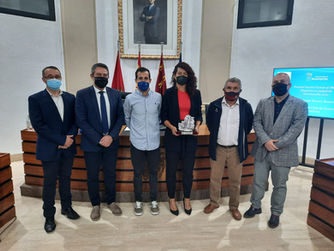 Nuestra técnico, Miriam Álvarez, recibe el Premio Fausto Vicent al Mérito Deportivo
