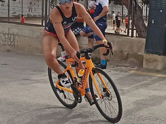 Victoria para Laura Durán y Bienvenido Ballester en el Triatlón de Cieza