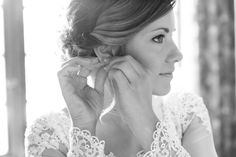 Photographe mariage Drôme - habillage de la mariée