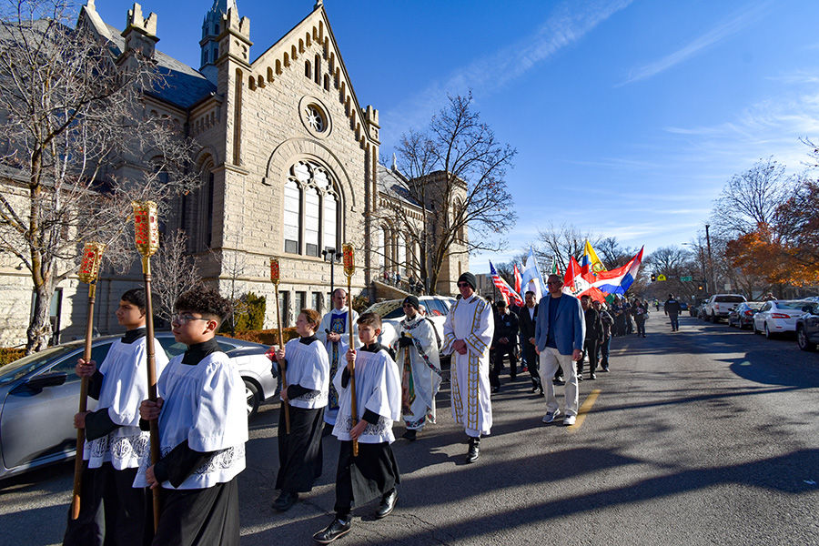La procesión partió de la Catedral de Boise y regresó al mismo lugar tras recorrer las calles del centro de la ciudad,