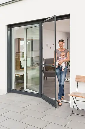 Insektenschutz- / Fliegengitter für Balkon-, Terassentüren & Fenster | Lack Storen AG