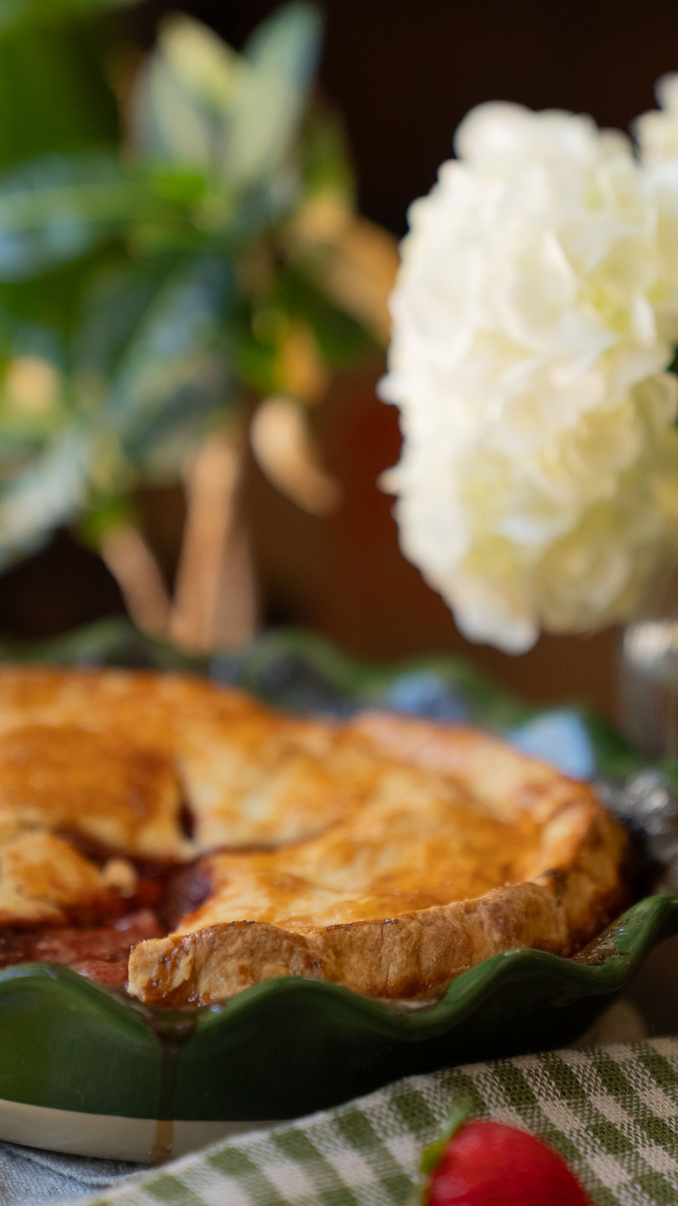 peach and strawberry pie with hydrangeas