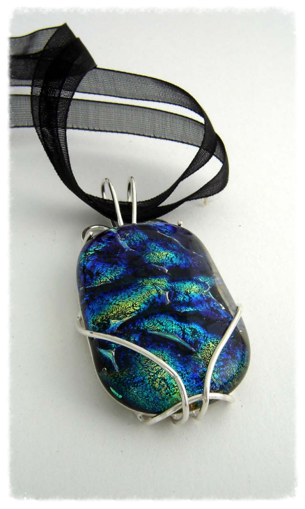 Foil glass pendant