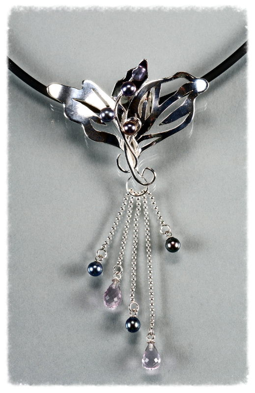 Sterling silver lilly pendant