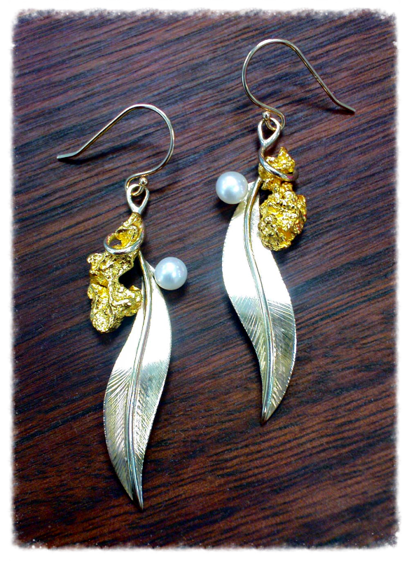 Fine gold nugget and leaf earrings