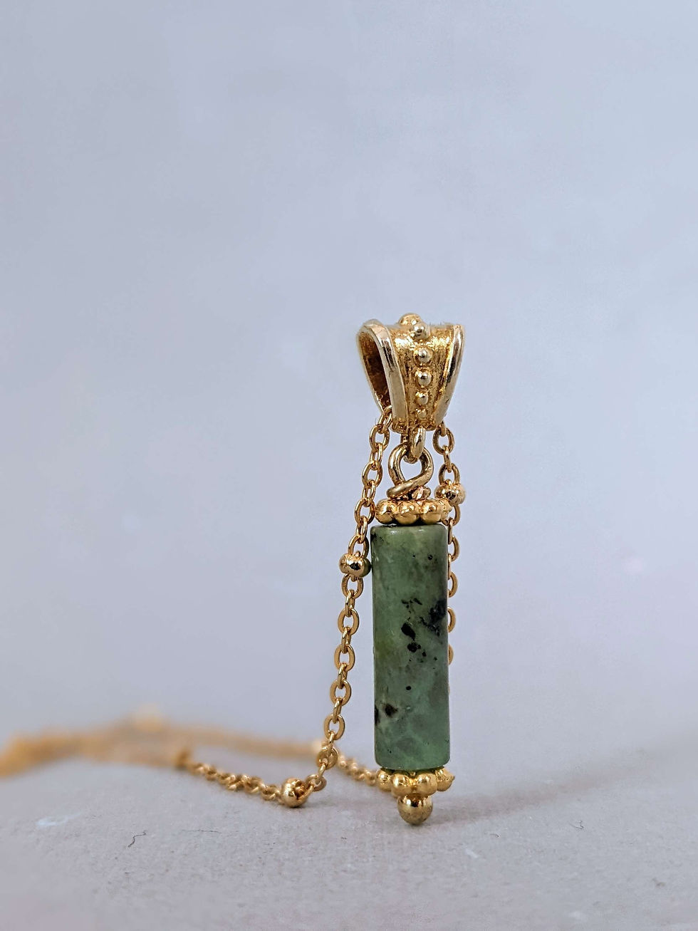 Miniature : Collier avec pendentif Turquoise Africaine vert amande