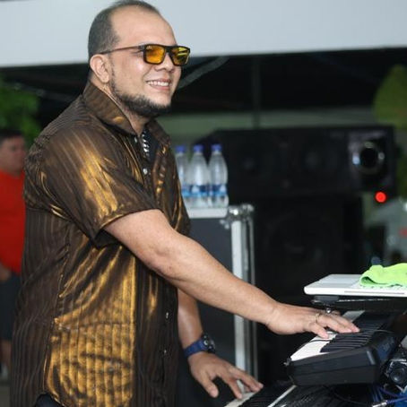 Maestro Sarraff encanta o público em show histórico na Casa de Show Rubrão