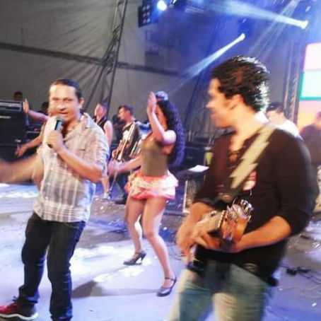 Agley Badalado agita o público com forró em Ananindeua