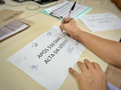 Equipe do Abelardo Santos comemora alta de bebê que ficou 516 dias na UTI Pediátrica