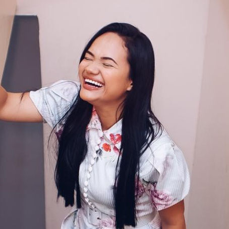 Suellen Marrocos encanta o público no 1º Adora Cametá